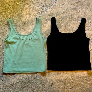 Lot of two ribbed cropped tank tops
